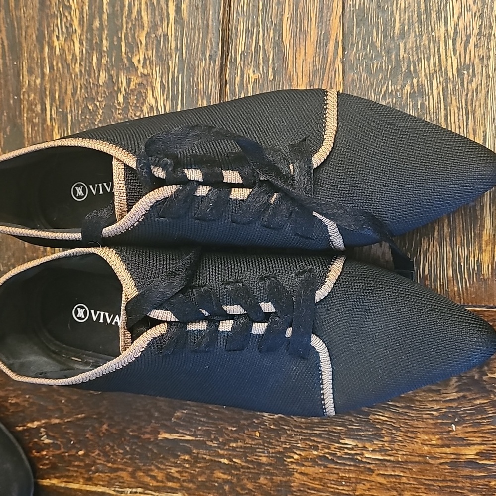 Vivaia Flats Pointy Stylish 38 Or 7.5